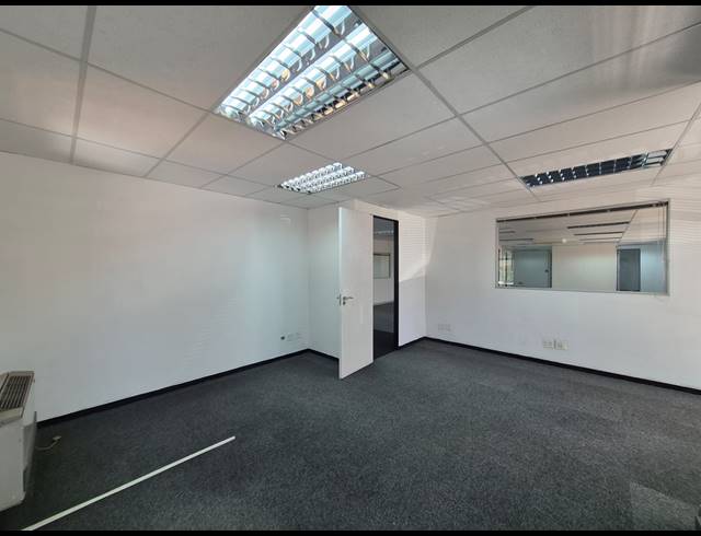 336M² OFFICE TO LET IN KRAMERVILLE
